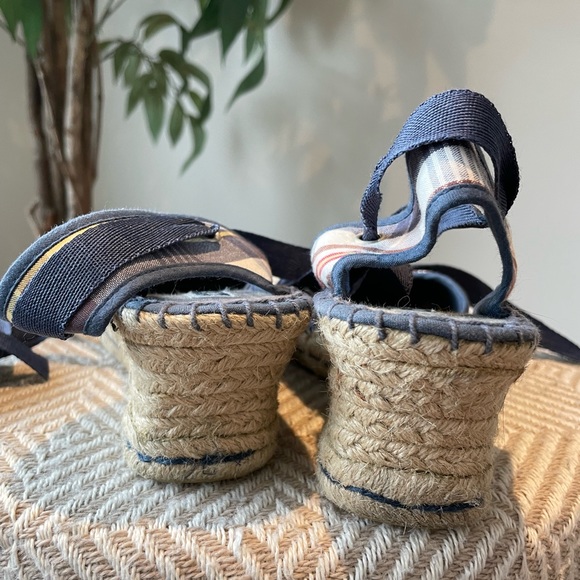 ROXY Plaid Fabric Espadrilles. Lace tie up. Size 6.5. - Picture 7 of 9